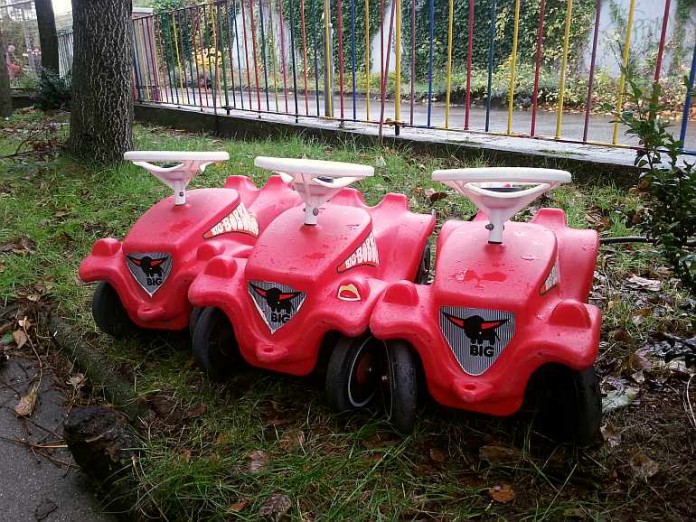Bobbycars und anderes Spielzeug gab es beim Flohmarkt zu kaufen.